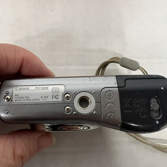 Canon Power shot A1000 IS Digital Camera Parts Only - Picture 10 of 10